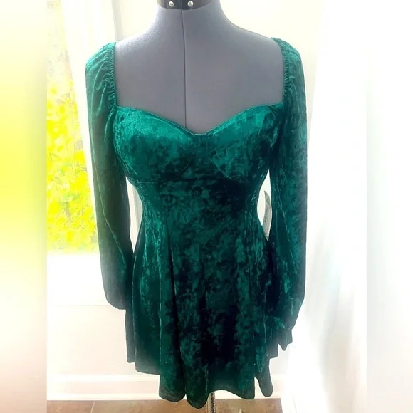 NWT City Vibe Sz S Long-Sleeve Hunter Green Stretchy Crushed Velvet Dress - Picture 2 of 16